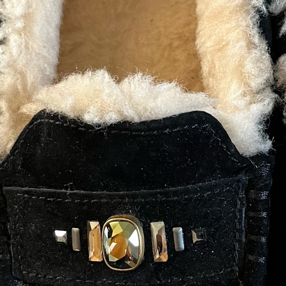 Beautiful UGG moccasin - Picture 5 of 8